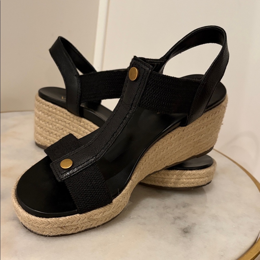 Vionic Black and Tan Wedge Sandals